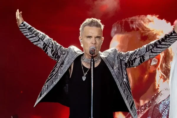 Sahnede bile kontrol edemiyor: Robbie Williams has... Sahnede bile kontrol edemiyor: Robbie Williams has...
