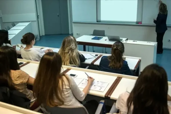 Gelecek yıl başlıyor: Üniversite öğrencilerine 3 y... Gelecek yıl başlıyor: Üniversite öğrencilerine 3 y...